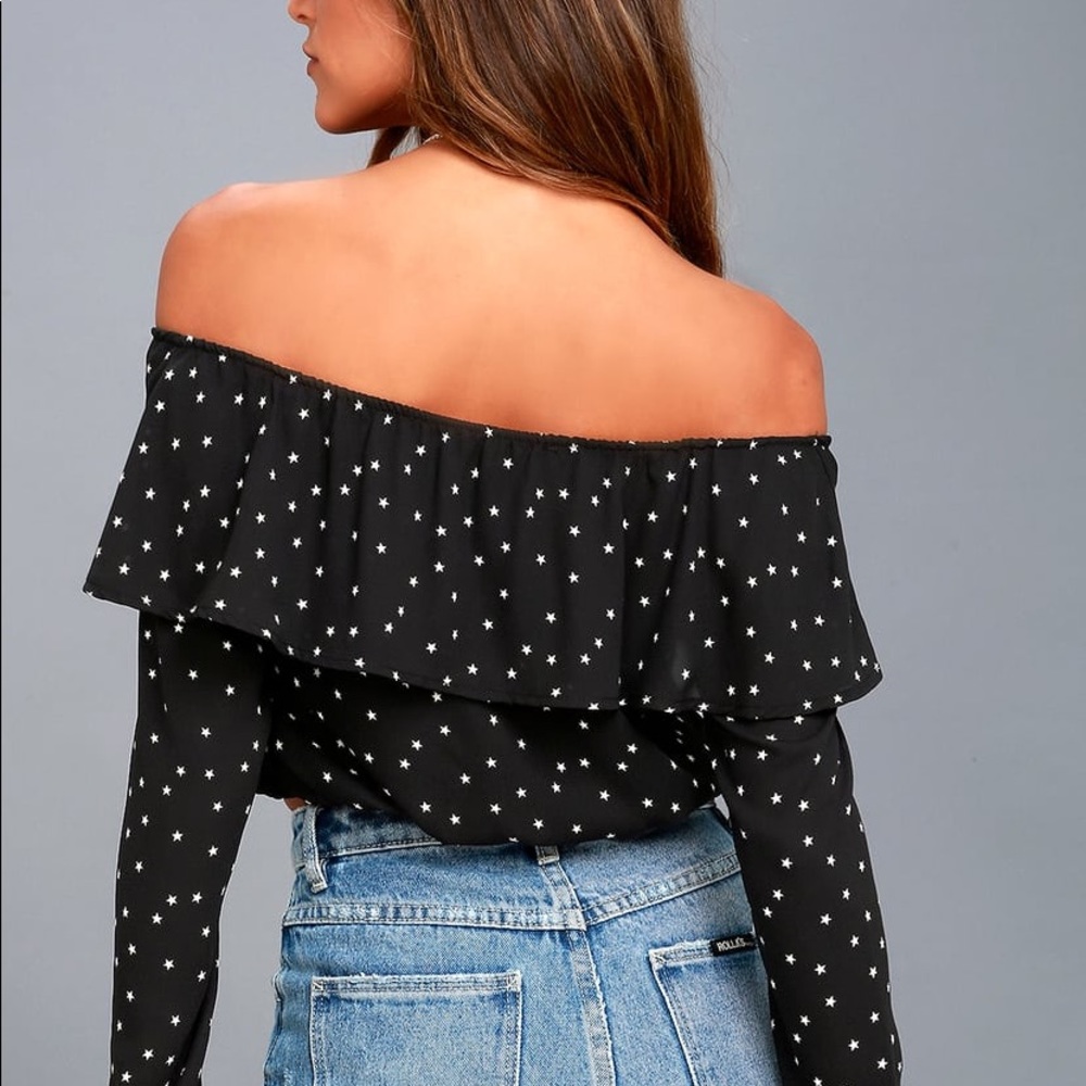 Off the shoulder crop top 🌟 - Picture 2 of 3